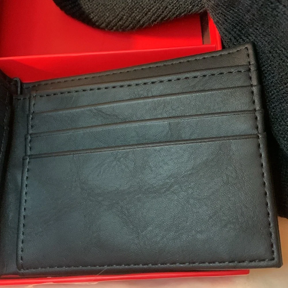 BUDWEISER Black Wallet & Beanie Gift Set NWT